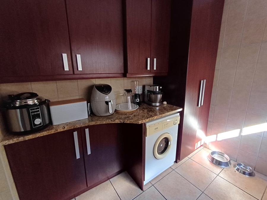 4 Bedroom Property for Sale in Vanes Estate Eastern Cape